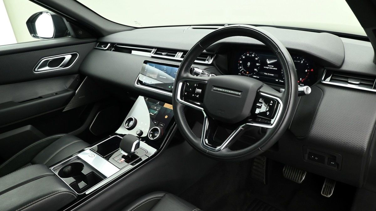 Land Rover Range Rover Velar Image 3