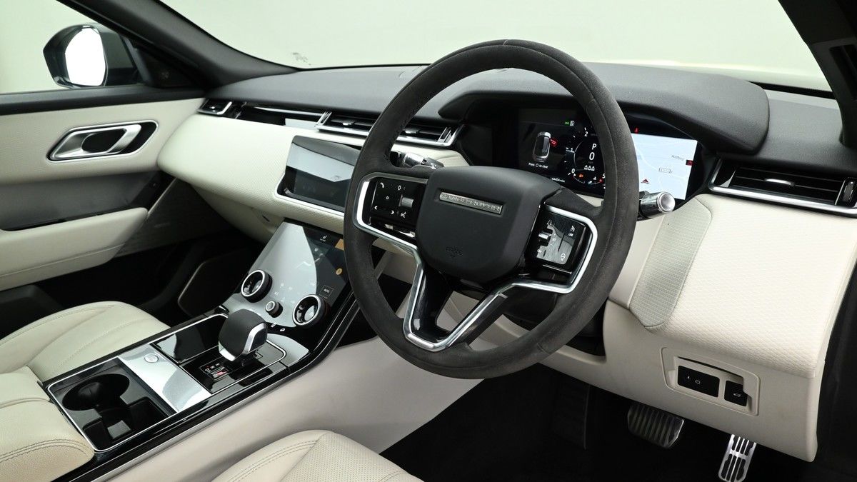 Land Rover Range Rover Velar Image 3