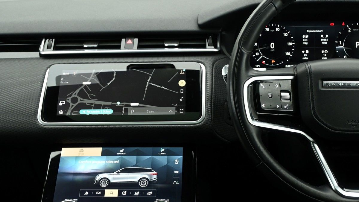 Land Rover Range Rover Velar Image 15