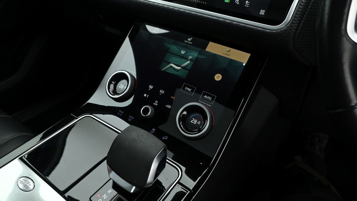 Land Rover Range Rover Velar Image 12