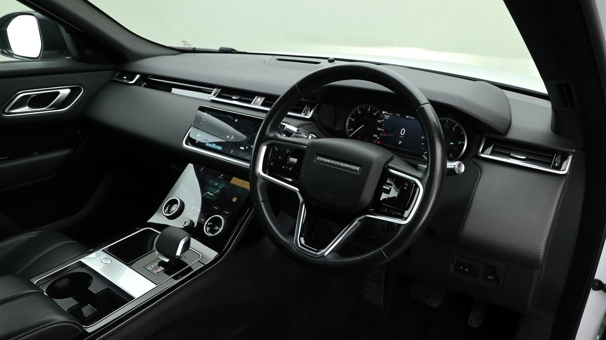 Land Rover Range Rover Velar Image 3