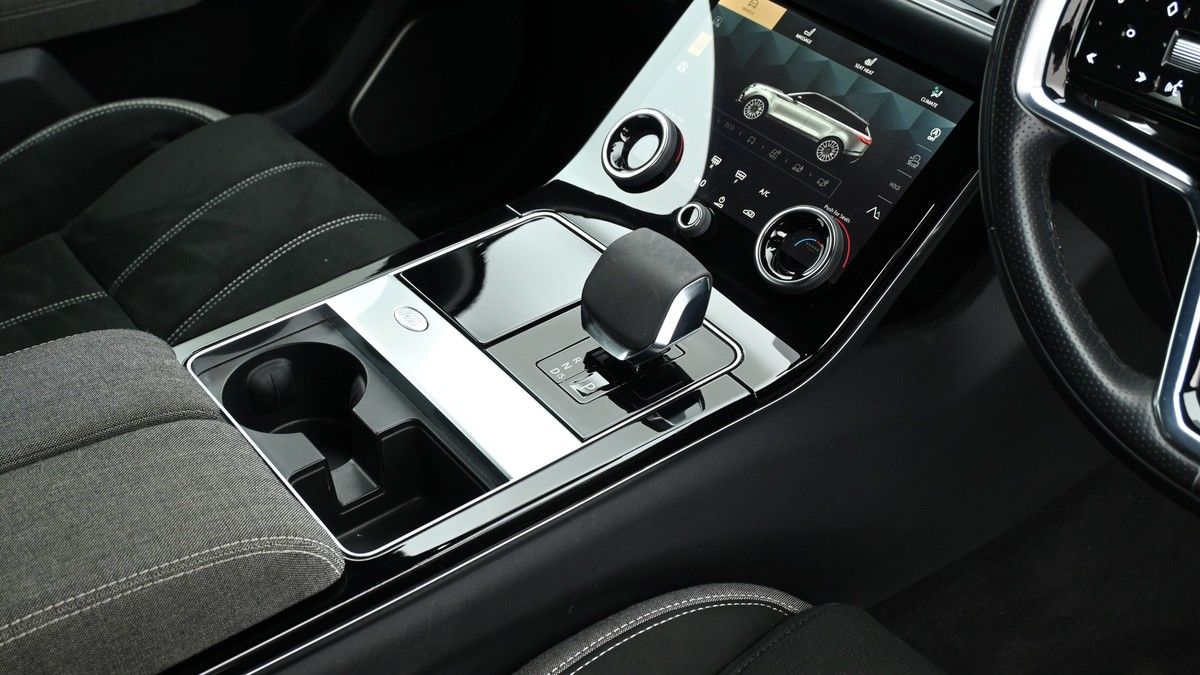 Land Rover Range Rover Velar Image 2