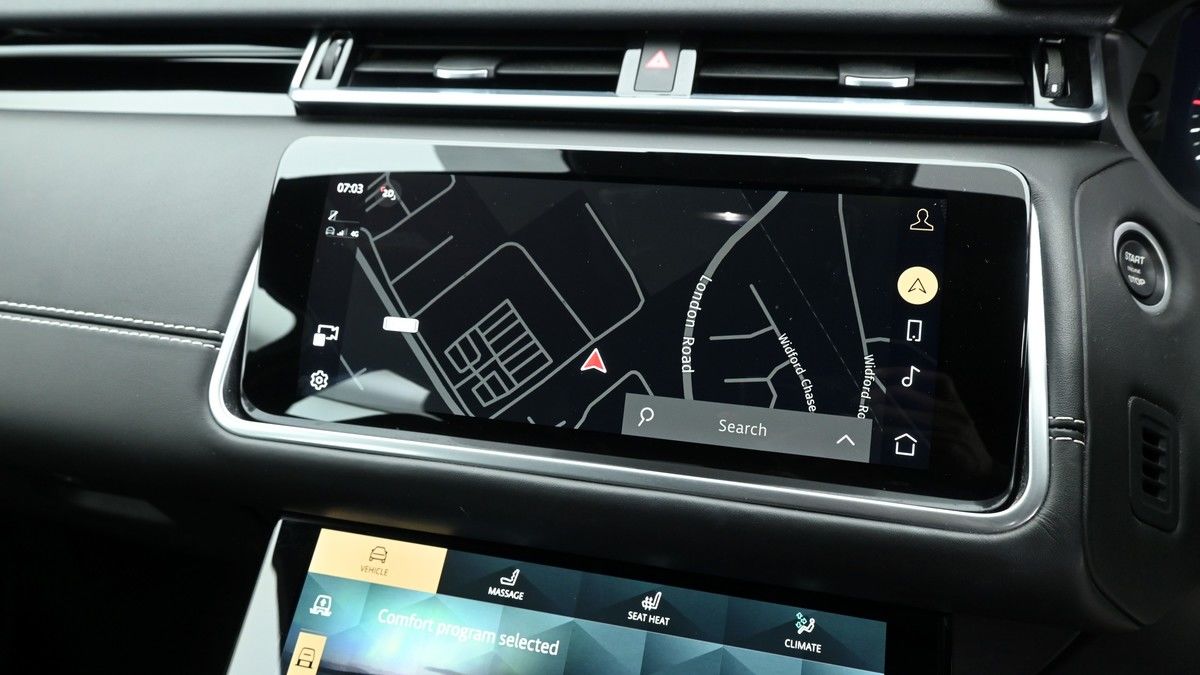 Land Rover Range Rover Velar Image 11