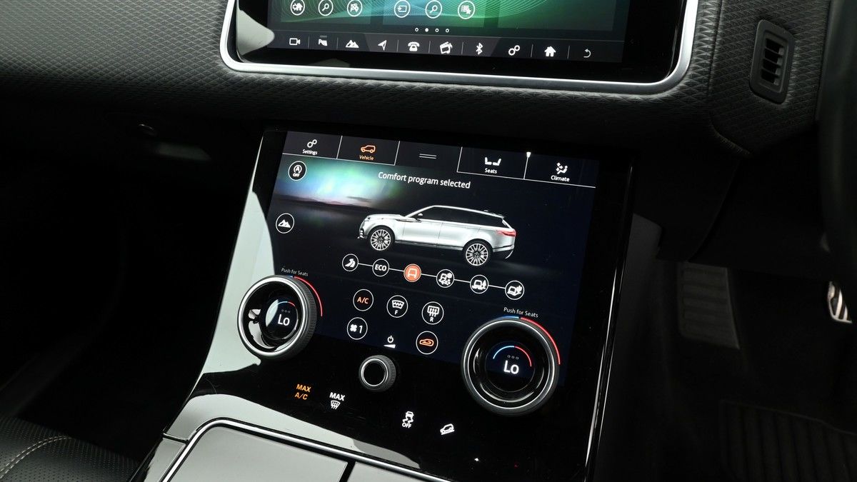 Land Rover Range Rover Velar Image 12