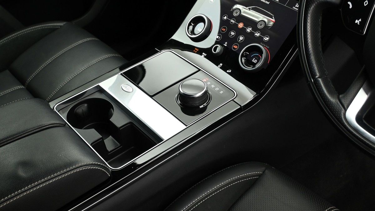 Land Rover Range Rover Velar Image 2
