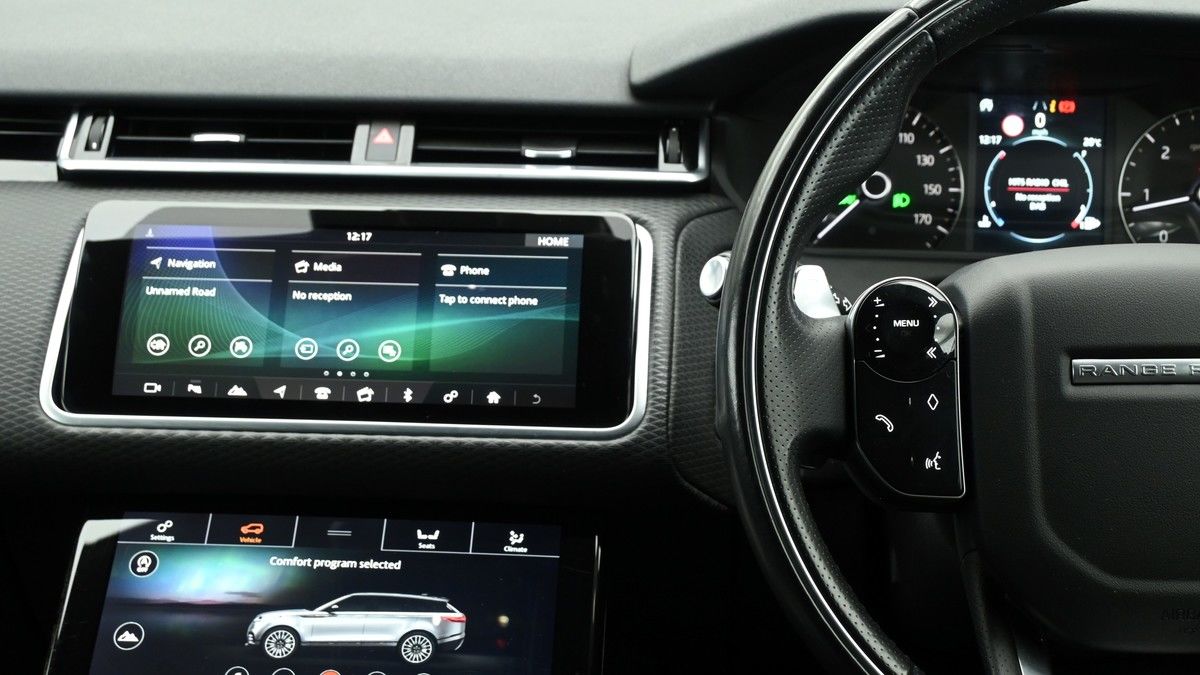 Land Rover Range Rover Velar Image 15