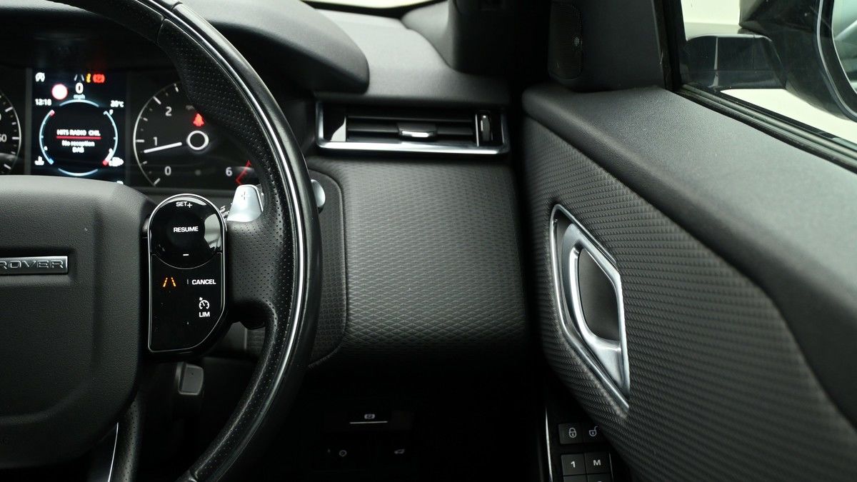 Land Rover Range Rover Velar Image 16