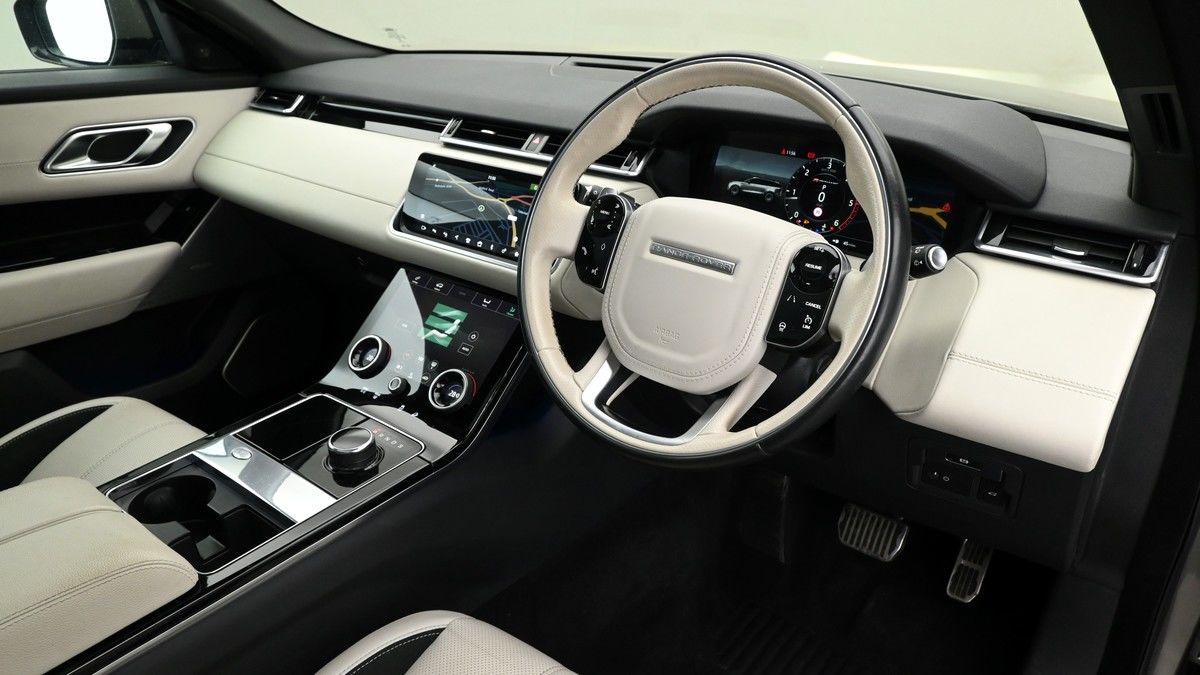 Land Rover Range Rover Velar Image 3