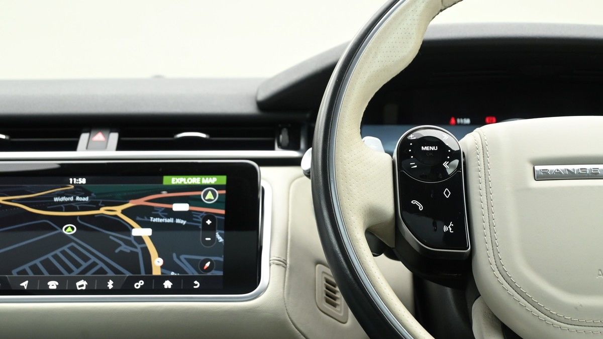 Land Rover Range Rover Velar Image 15