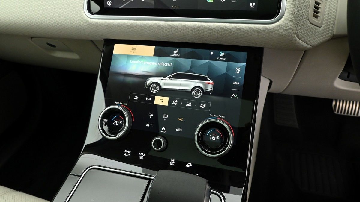 Land Rover Range Rover Velar Image 12