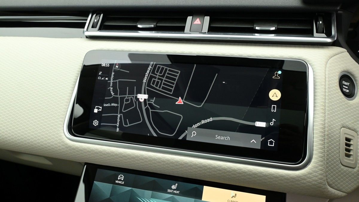 Land Rover Range Rover Velar Image 11