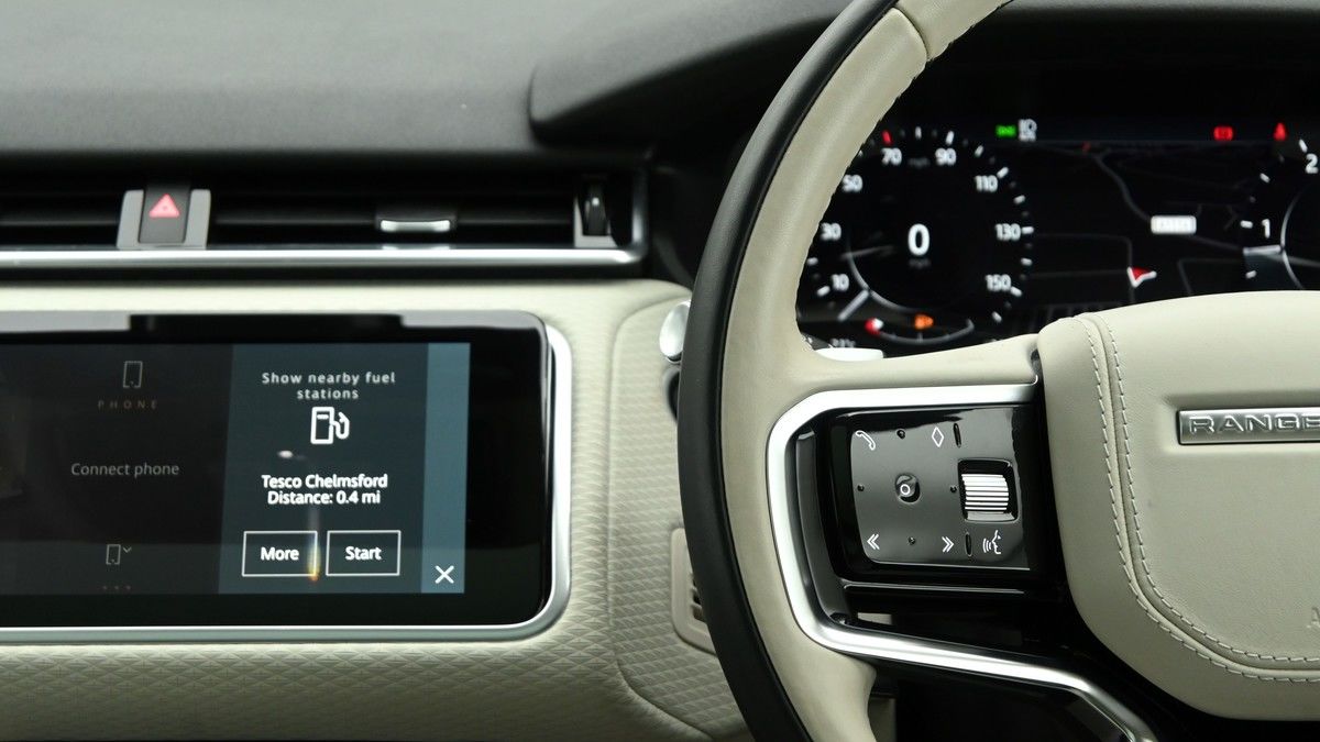 Land Rover Range Rover Velar Image 15