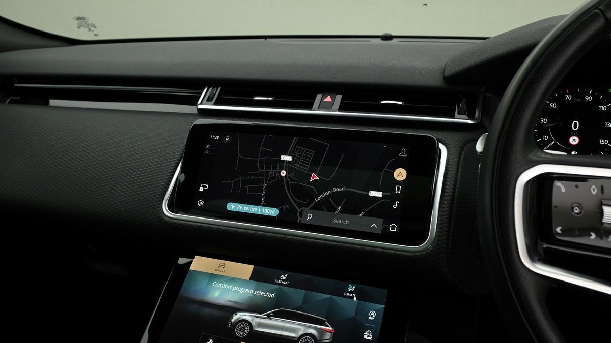 Land Rover Range Rover Velar Image 11