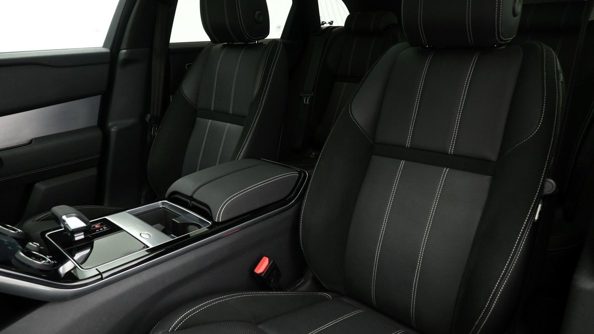 Land Rover Range Rover Velar Image 4