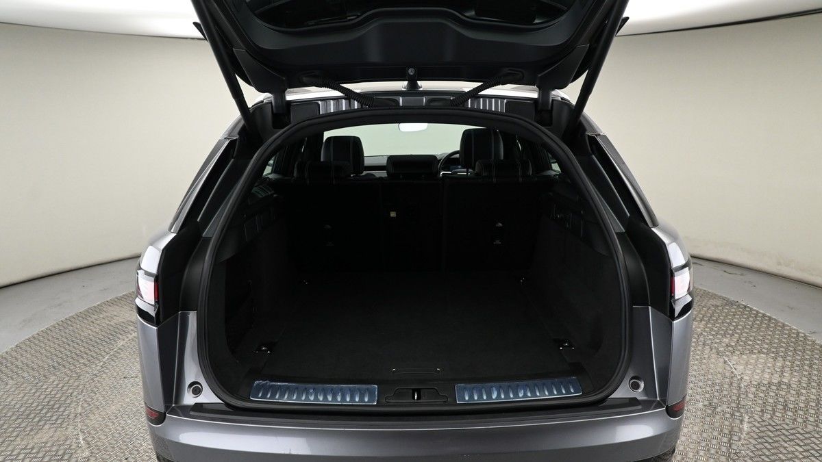 Land Rover Range Rover Velar Image 10