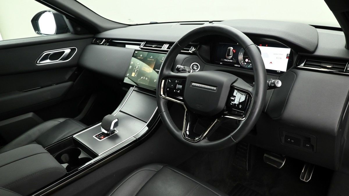 Land Rover Range Rover Velar Image 3