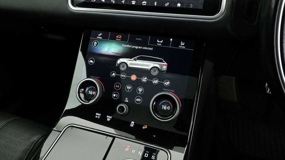 Land Rover Range Rover Velar Image 12
