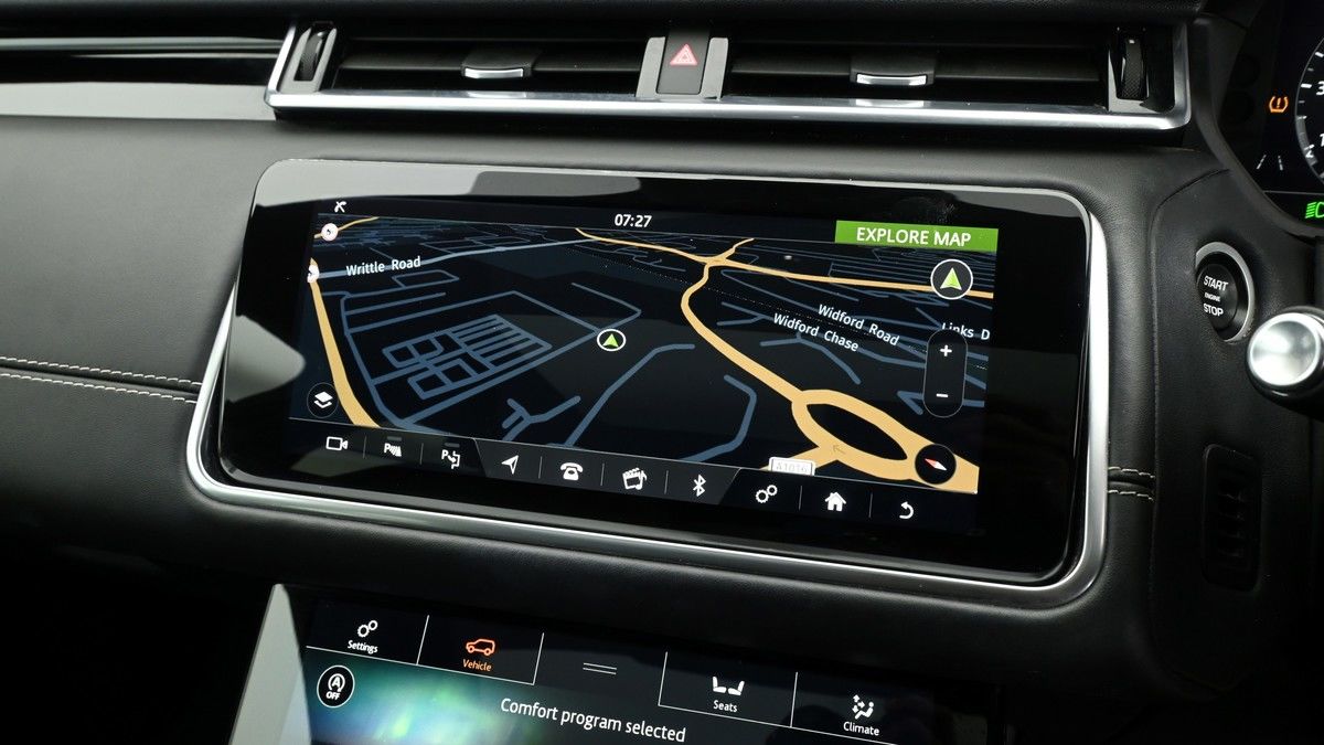 Land Rover Range Rover Velar Image 11