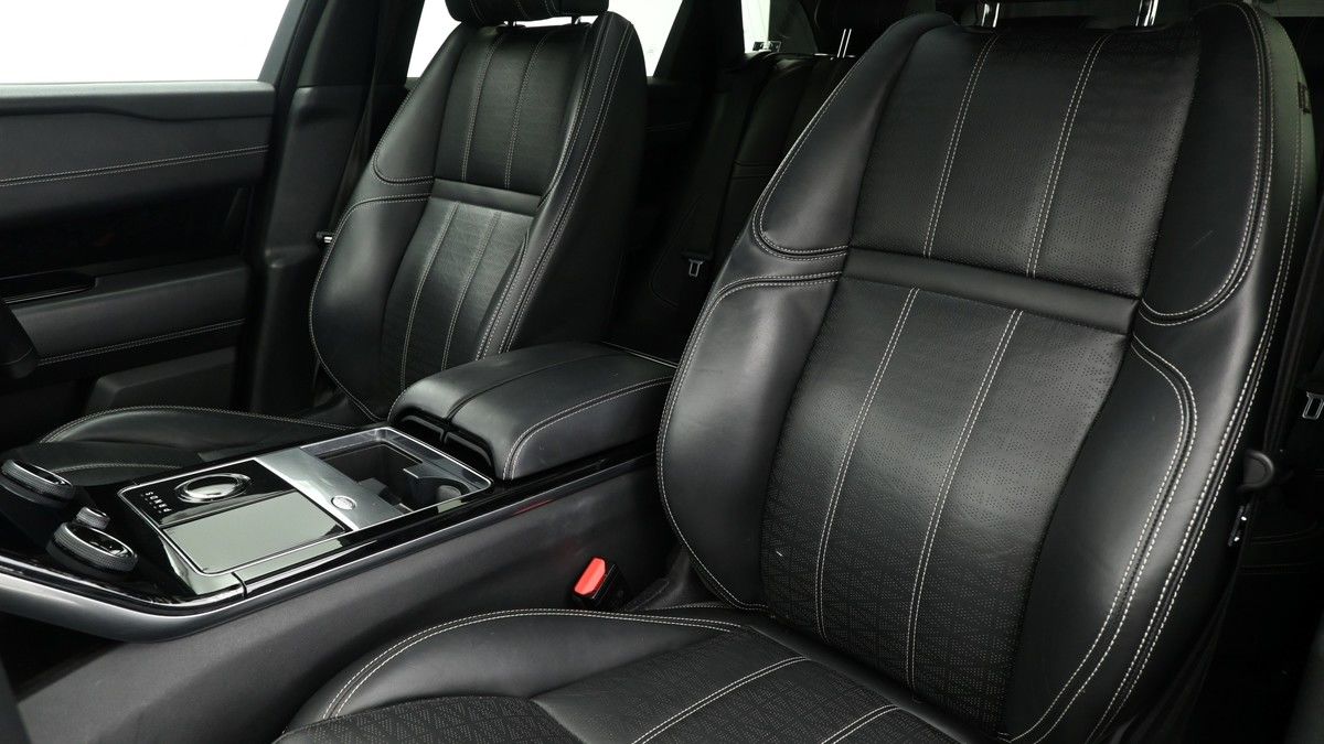 Land Rover Range Rover Velar Image 4