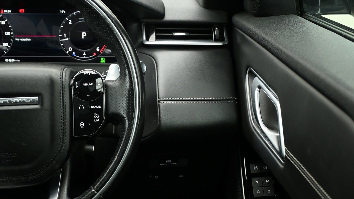 Land Rover Range Rover Velar Image 16