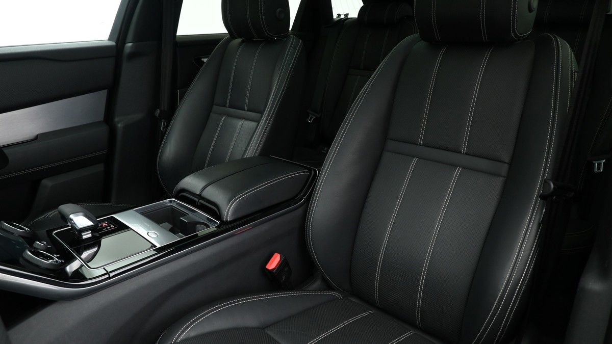 Land Rover Range Rover Velar Image 4