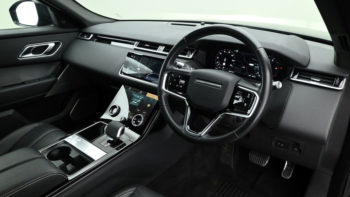 Land Rover Range Rover Velar Image 3