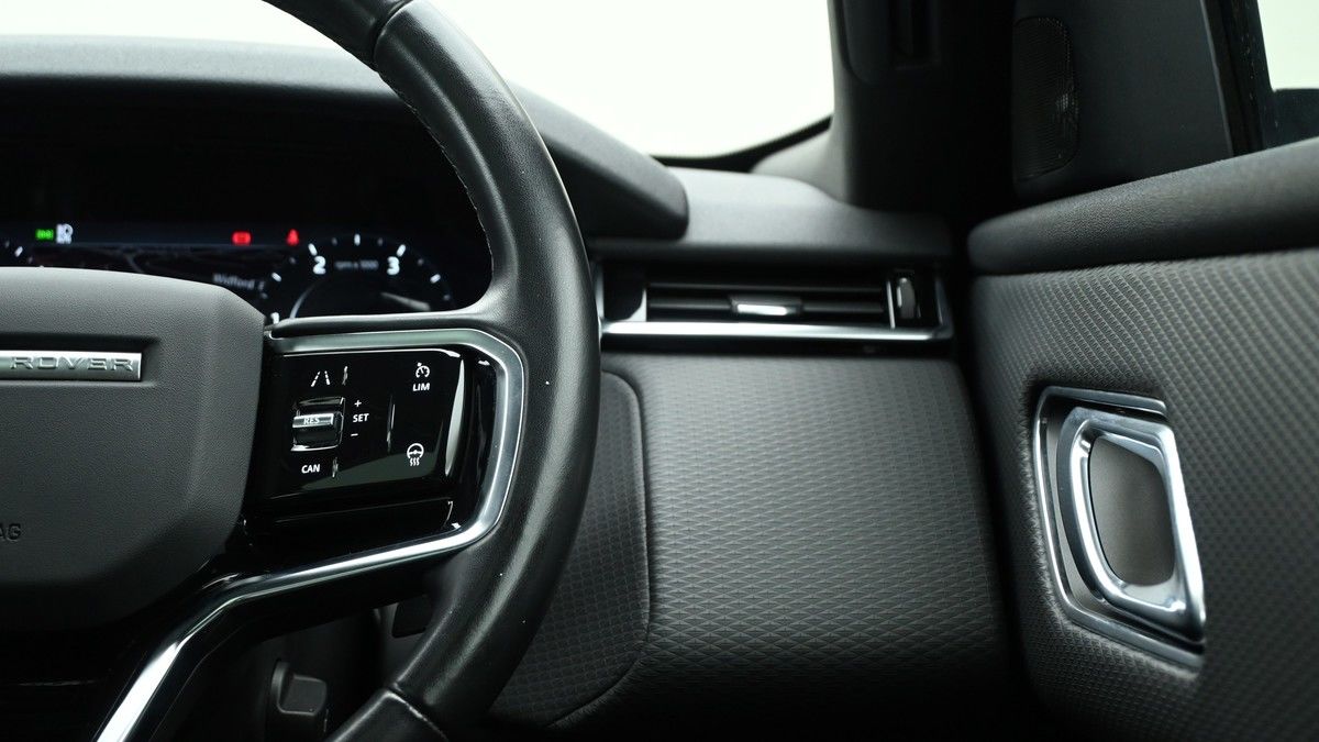 Land Rover Range Rover Velar Image 16