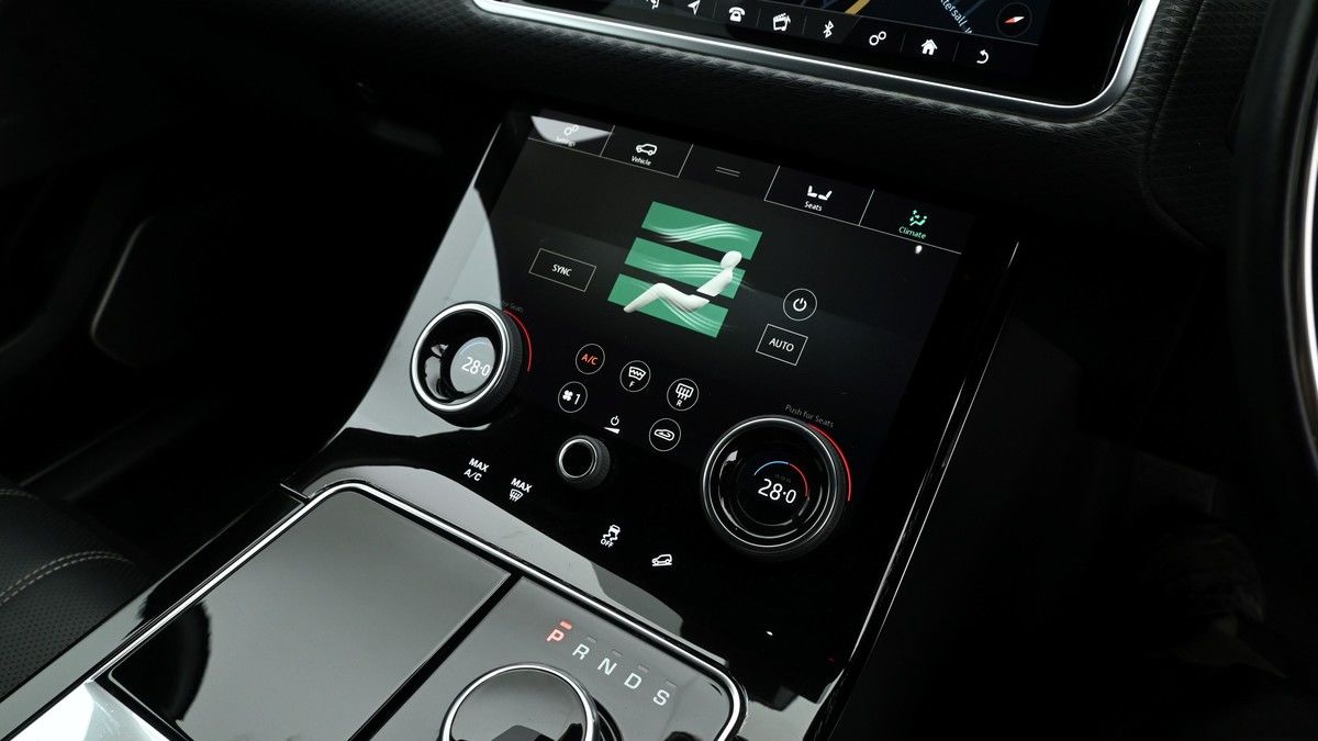Land Rover Range Rover Velar Image 11