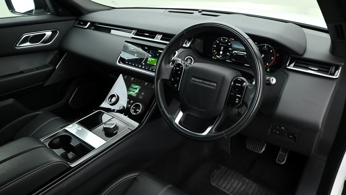 Land Rover Range Rover Velar Image 2