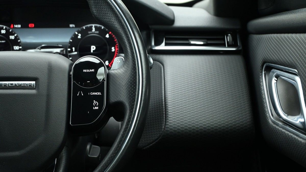 Land Rover Range Rover Velar Image 15