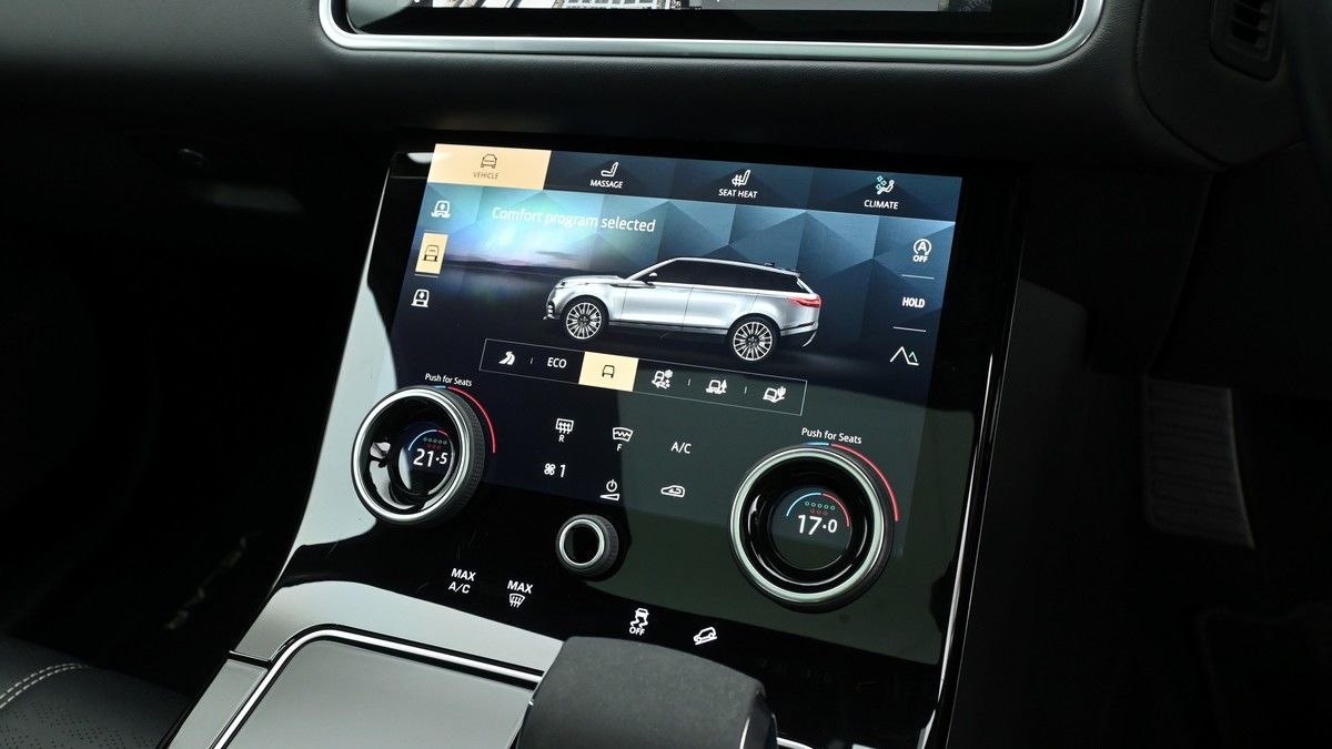 Land Rover Range Rover Velar Image 12