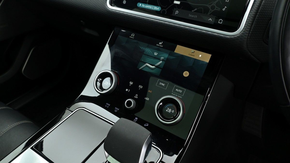 Land Rover Range Rover Velar Image 12