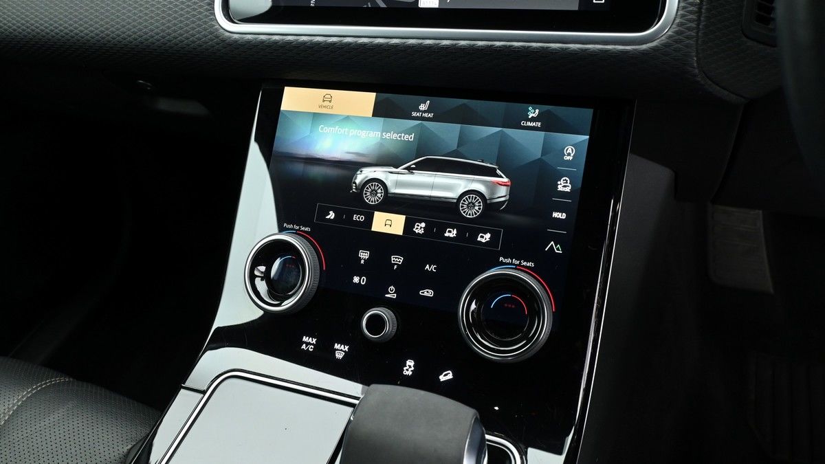 Land Rover Range Rover Velar Image 11