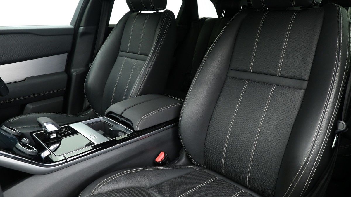 Land Rover Range Rover Velar Image 3