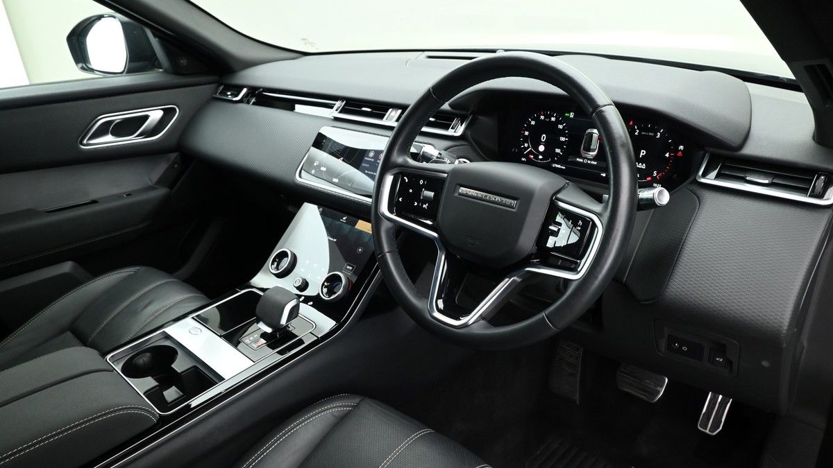 Land Rover Range Rover Velar Image 2