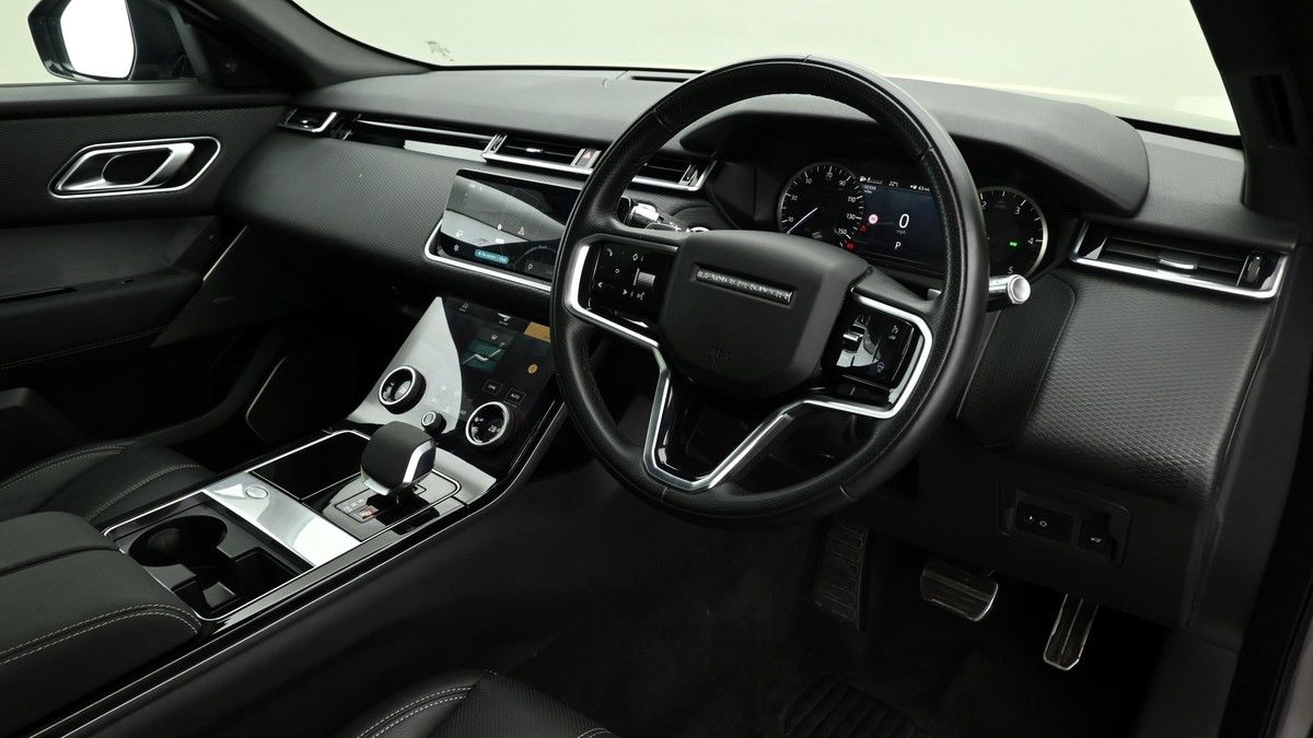 Land Rover Range Rover Velar Image 3