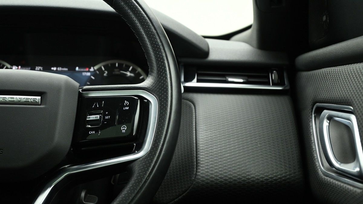 Land Rover Range Rover Velar Image 16