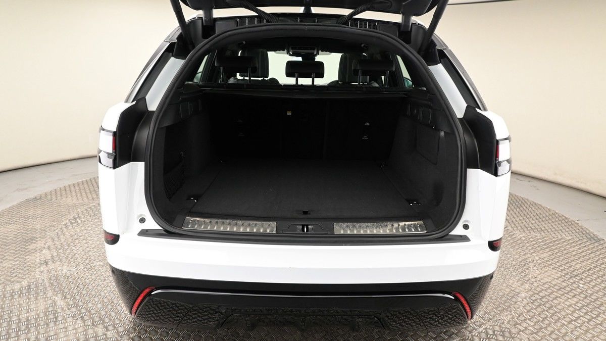 Land Rover Range Rover Velar Image 10