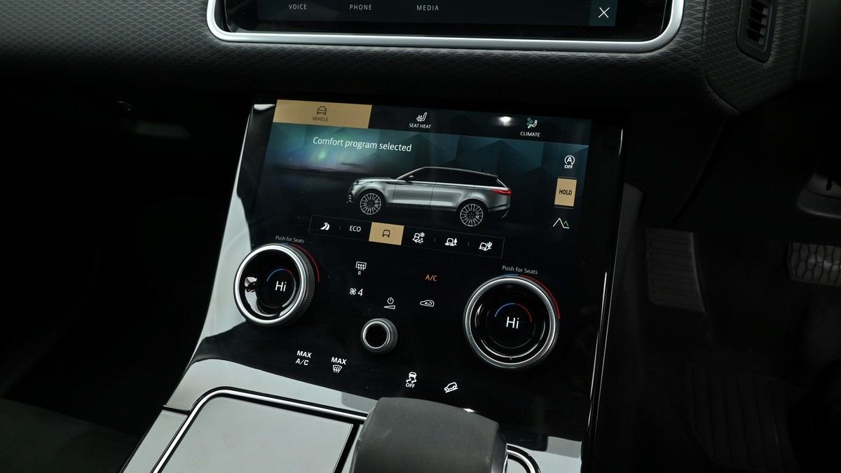 Land Rover Range Rover Velar Image 12