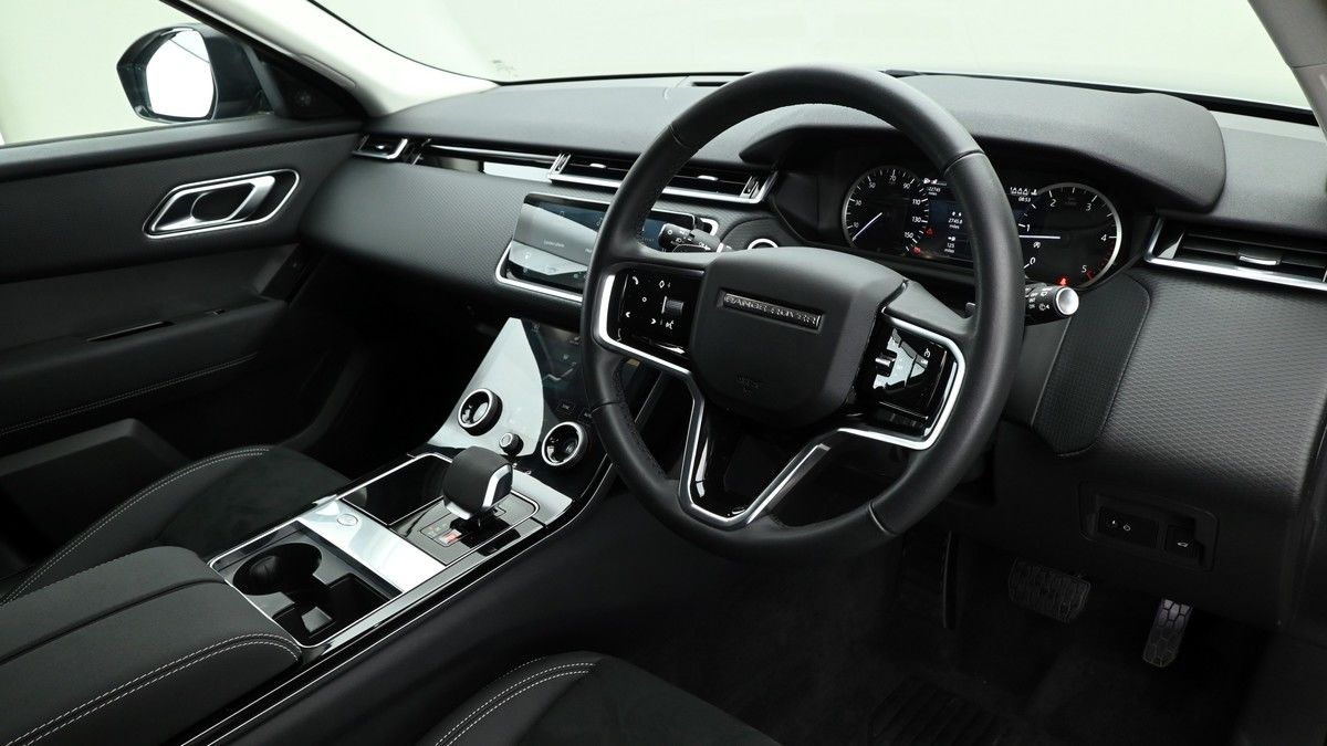 Land Rover Range Rover Velar Image 3