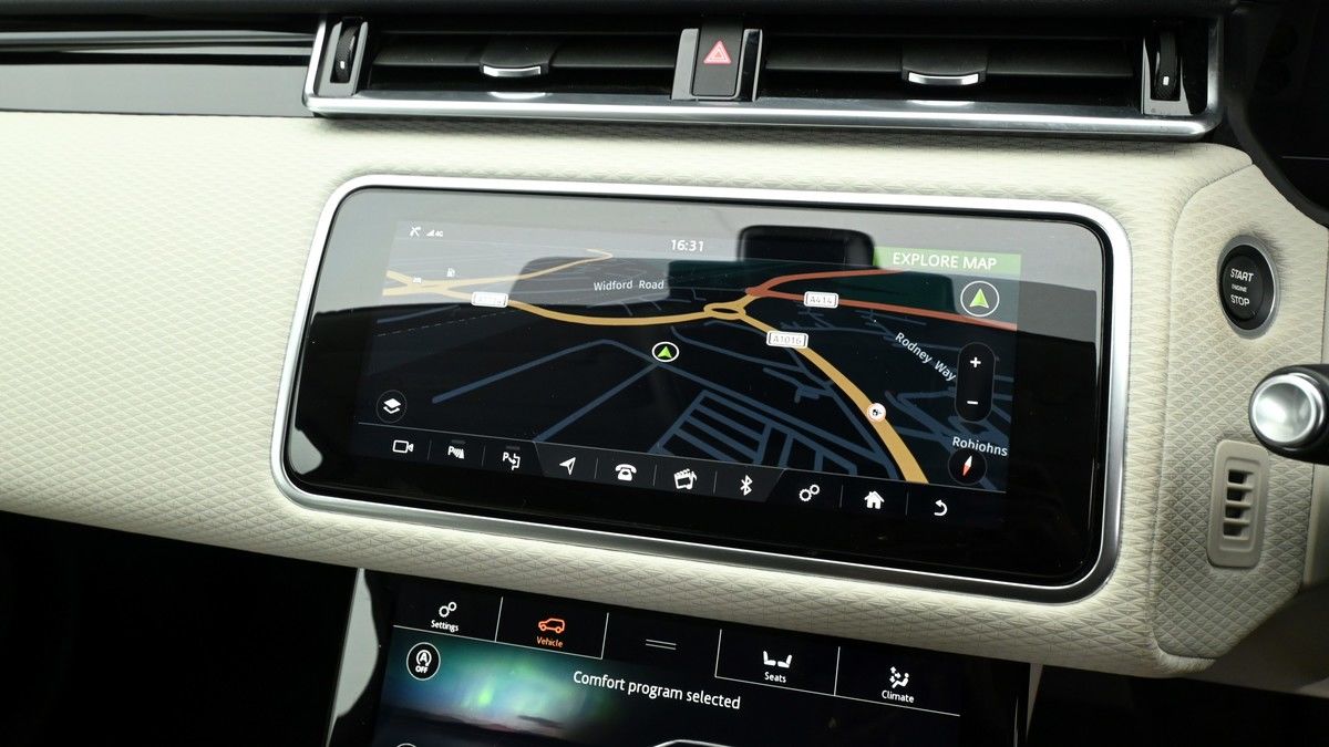 Land Rover Range Rover Velar Image 11