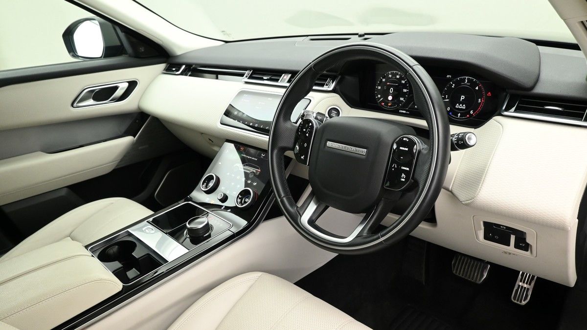Land Rover Range Rover Velar Image 3