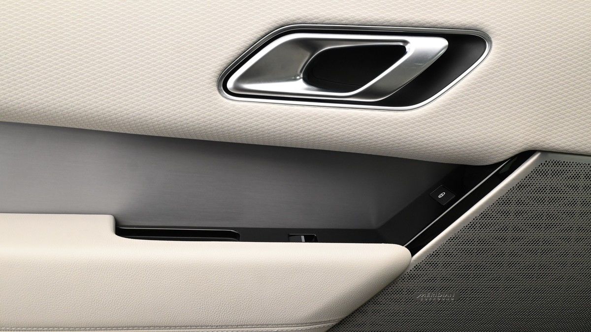 Land Rover Range Rover Velar Image 13