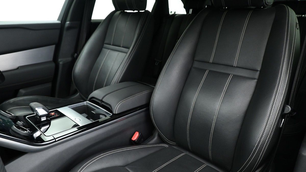 Land Rover Range Rover Velar Image 3