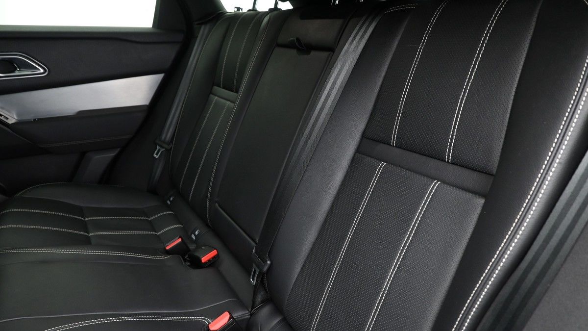 Land Rover Range Rover Velar Image 4