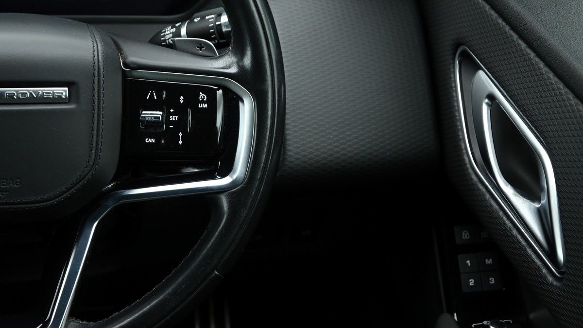 Land Rover Range Rover Velar Image 15