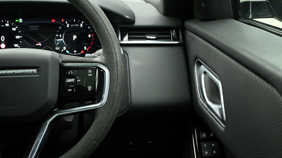 Land Rover Range Rover Velar Image 16