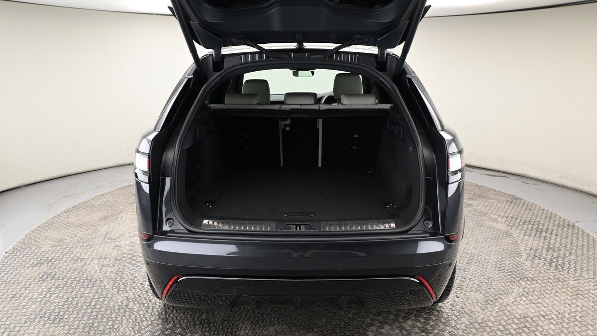 Land Rover Range Rover Velar Image 9