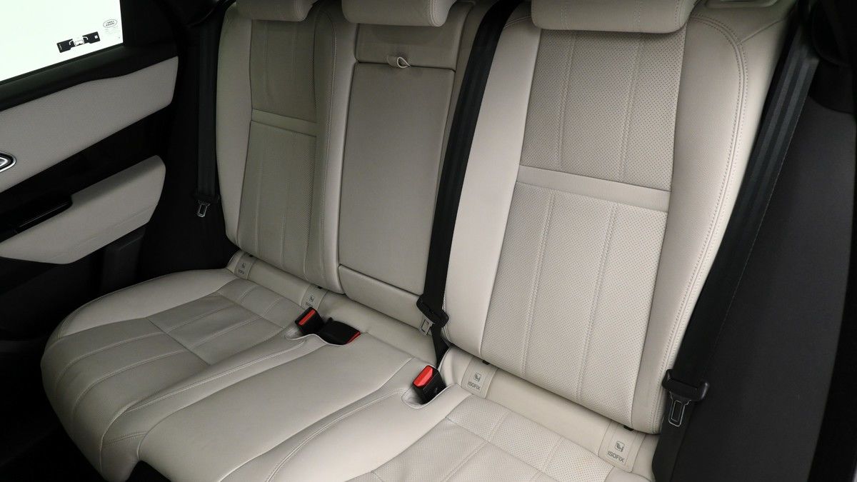 Land Rover Range Rover Velar Image 4
