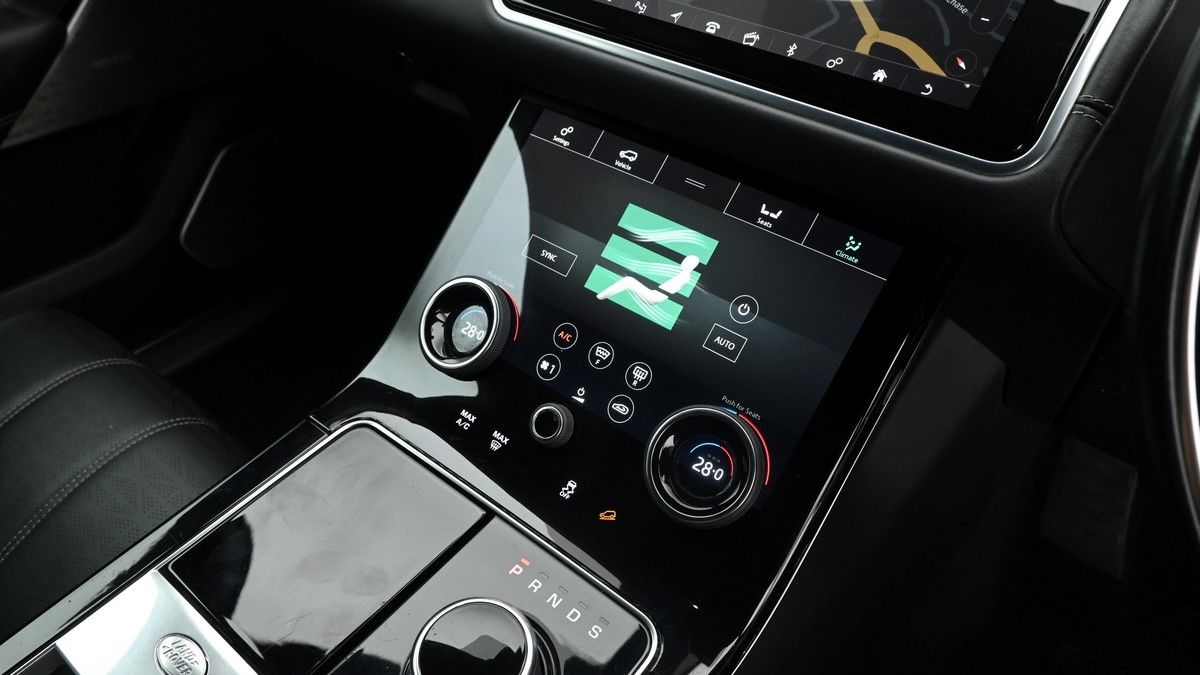 Land Rover Range Rover Velar Image 11